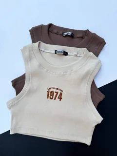 تاپ نیم تنه گلدوزی قیمت هر عدد : 138000 قیمت بسته 6 عددی :