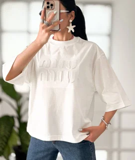 تیشرت باکسی VIP برجسته (miu miu) قیمت هر عدد تیشرت : 665000 قیمت بسته ۶ عددی :